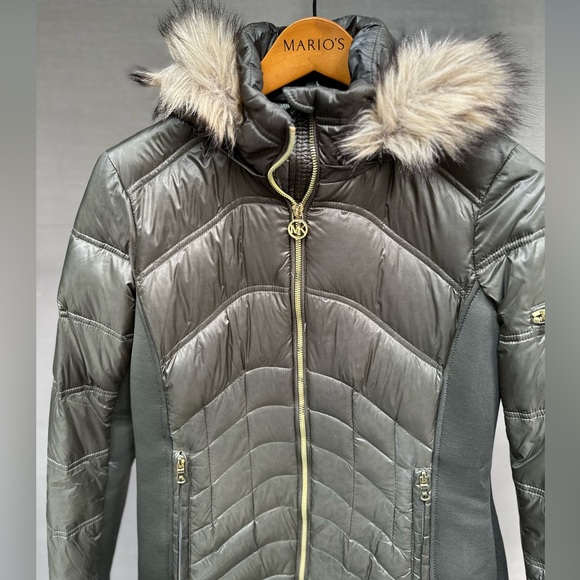 Michael Kors hooded puffer jacket. Faux fur. Olive green. Size S. - Picture 1 of 9